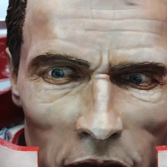 Schwarzenegger en resina